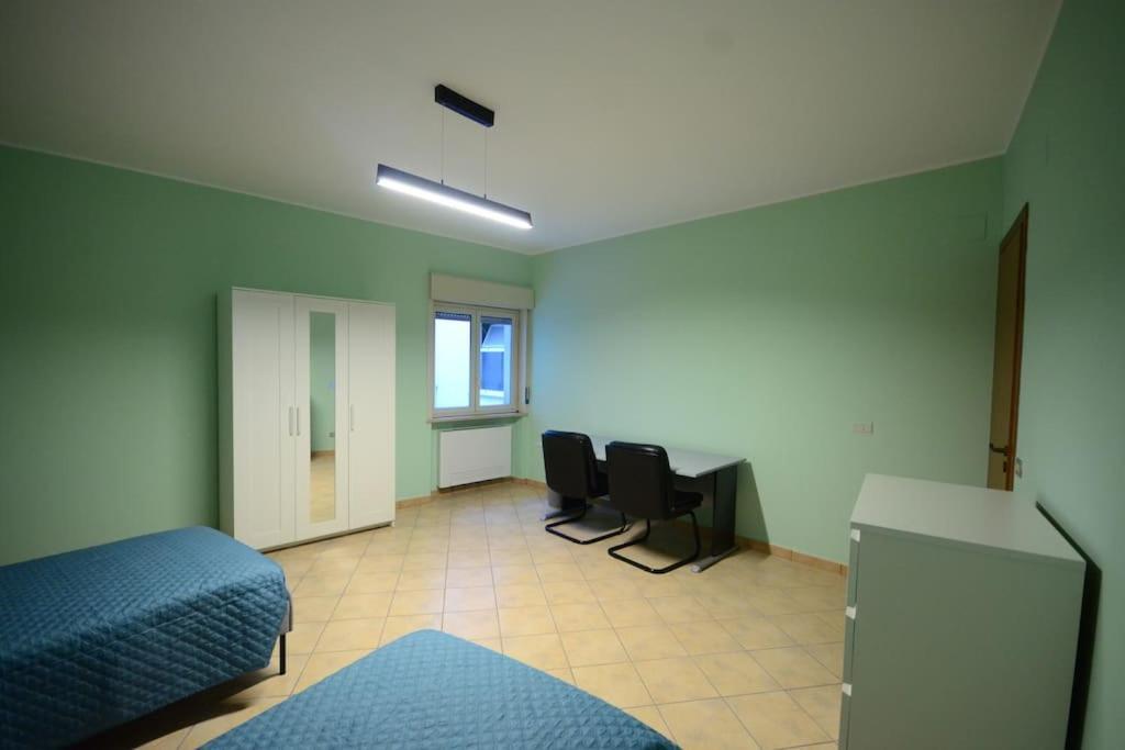 Casa Vacanza Donna Laura Barcellona-Pozzo di Gotto Bagian luar foto