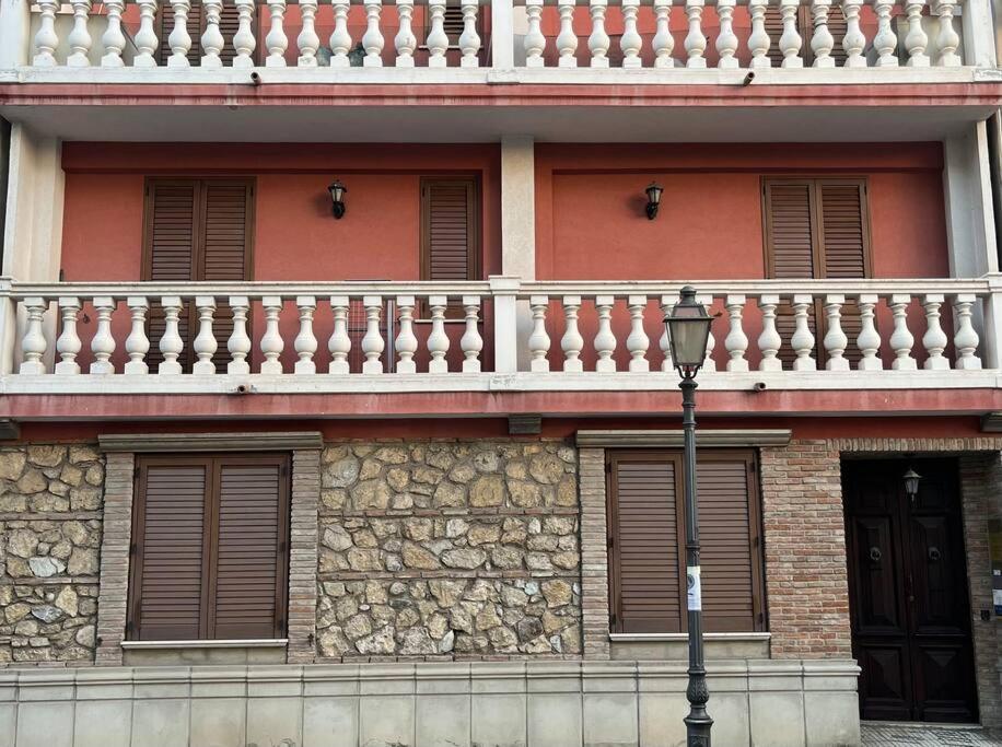 Casa Vacanza Donna Laura Barcellona-Pozzo di Gotto Bagian luar foto